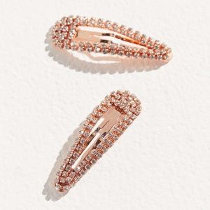 🐣 URBAN OUTFITTERS PERFECTION RHINESTONE CLIP